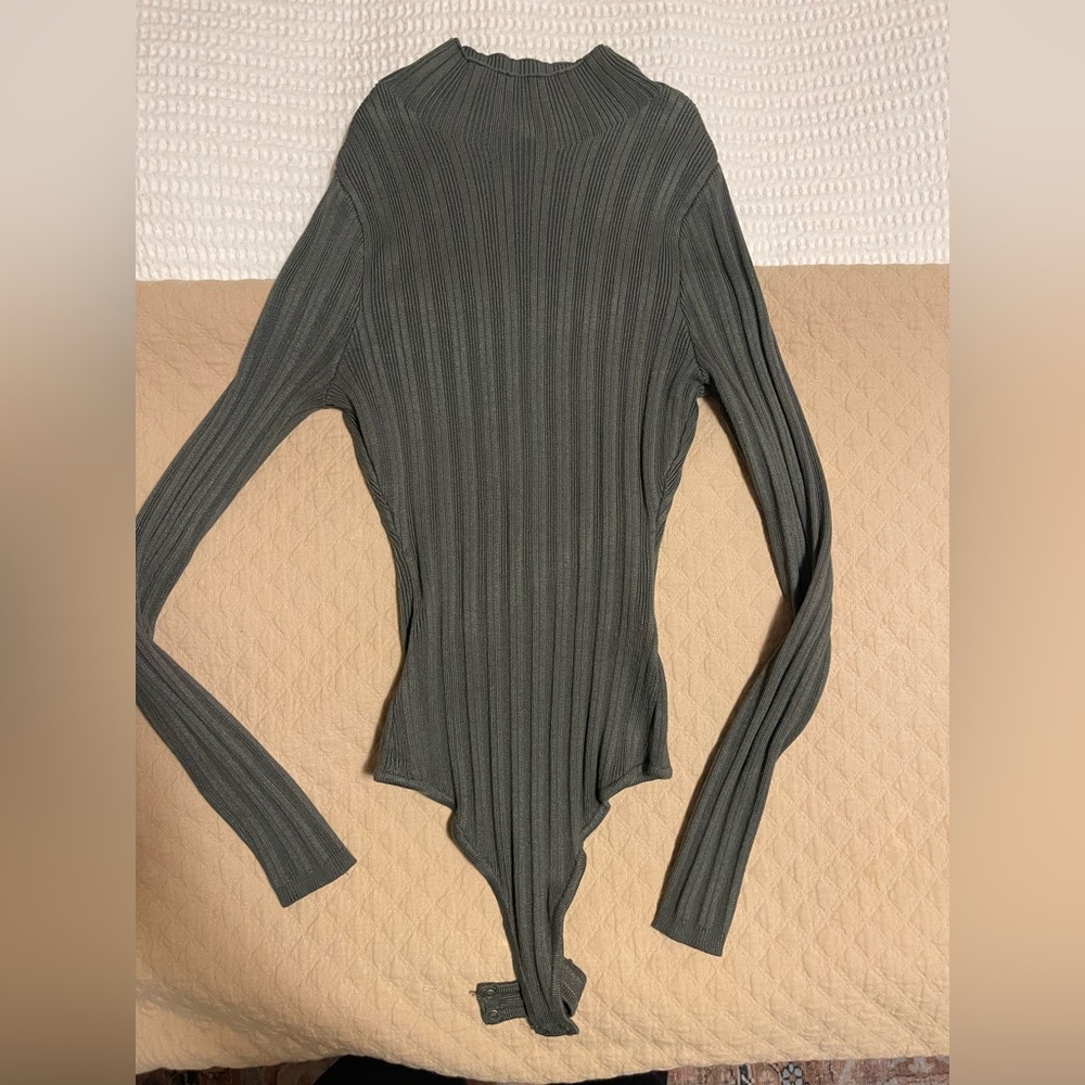 Abercrombie & Fitch olive Ribbed Long Sleeve Top - Picture 2 of 4